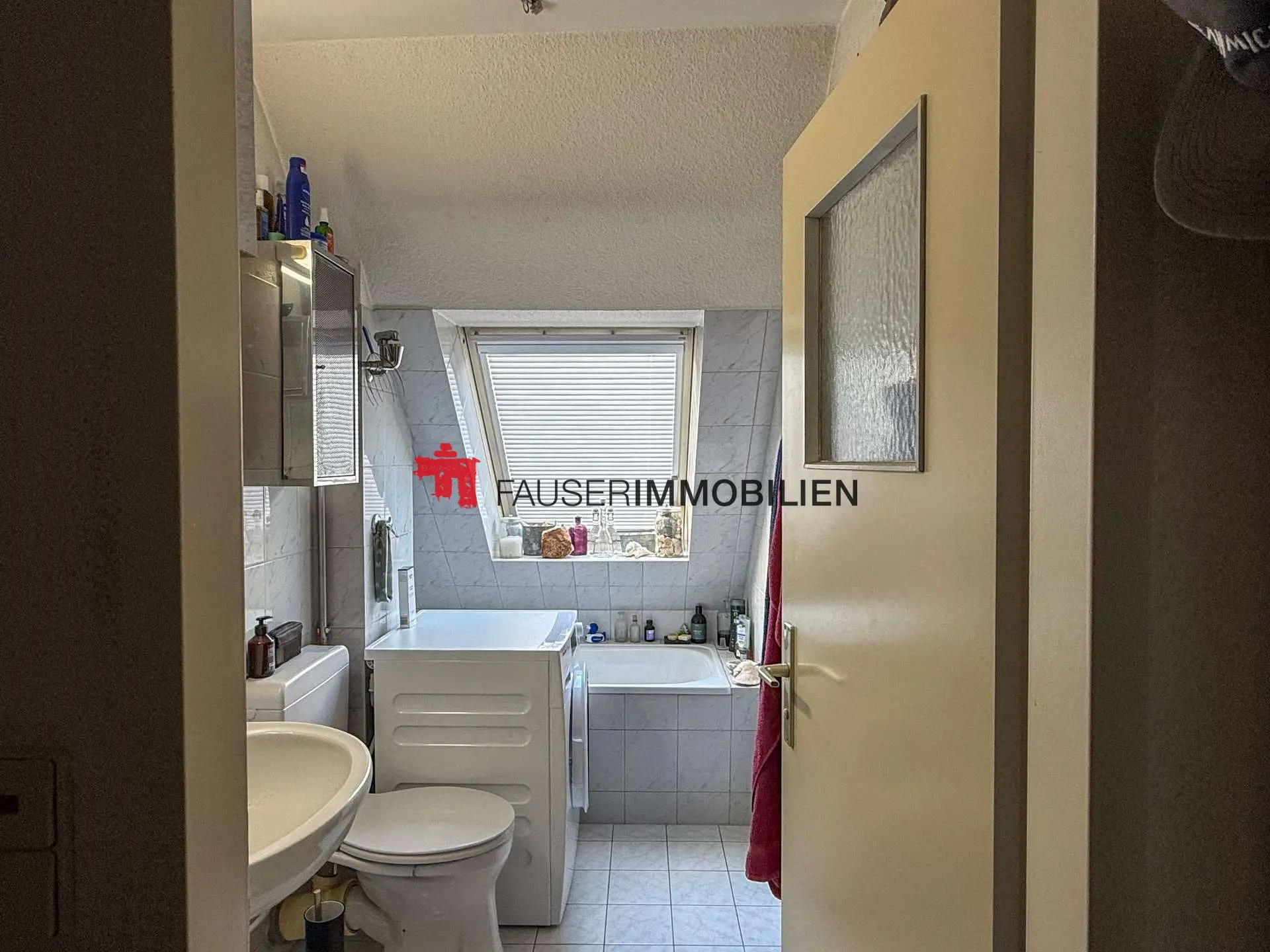 Eines von zwei Bädern