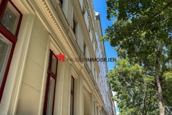 KREUZBERGER ALTBAUKLASSIKER: VERMIETETE 3 ZIMMERWOHNUNG MIT BALKON ZUM GRÜNEN HOF, 10997 Berlin-Kreuzberg, Etagenwohnung
