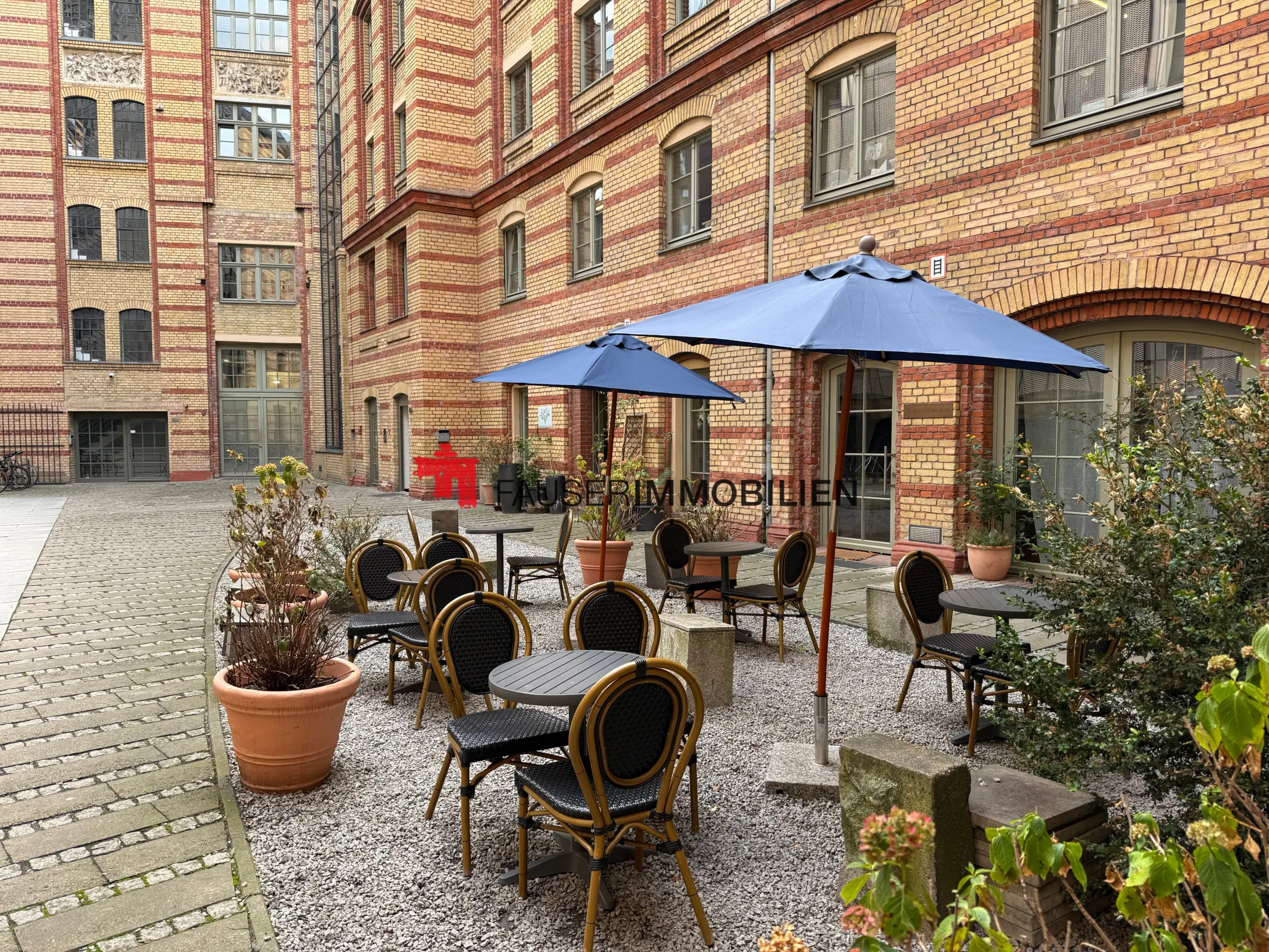 Seitengebäude im Innenhof