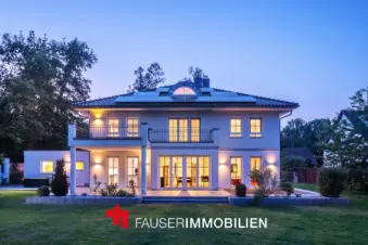 EINDRUCKSVOLLE LUXUSVILLA IN TRAUMHAFTER LAGE, 14612 Falkensee, Villa